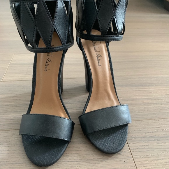 Michael Antonio black heels - size 6, like new - Picture 3 of 3